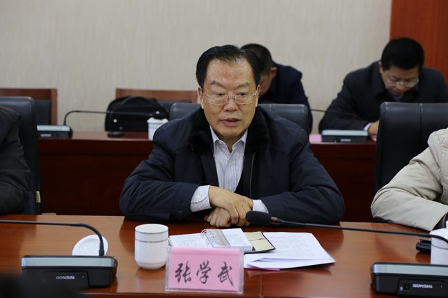 1、集团张学武董事长与迪庆州领导开展扶贫工作座谈_副本.jpg