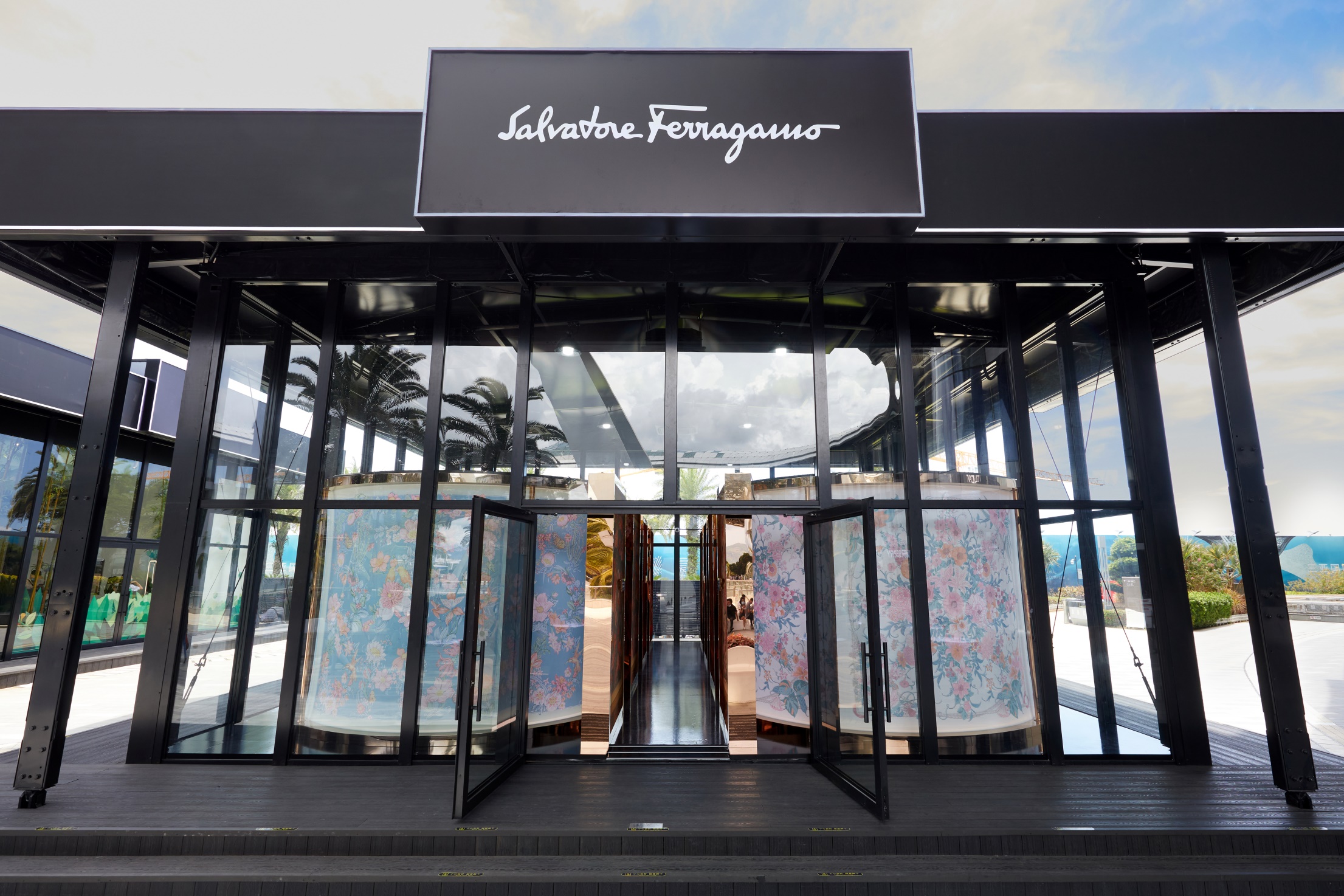 菲拉格慕Ferragamo限时概念店亮相中免集团三亚国际免税城 四重空间同构时尚传奇